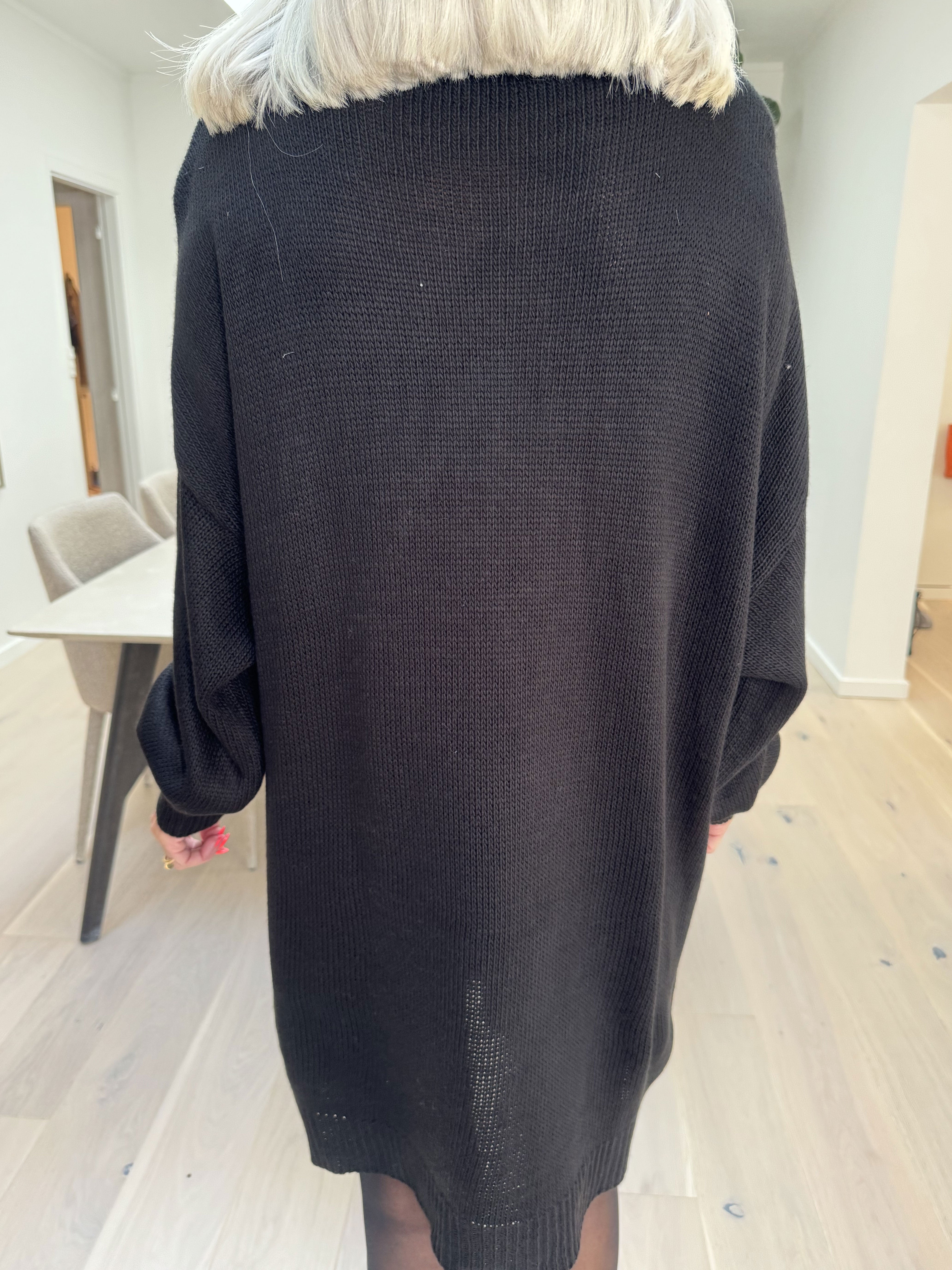 Blair - Ensfarvet strikkjole med turtleneck